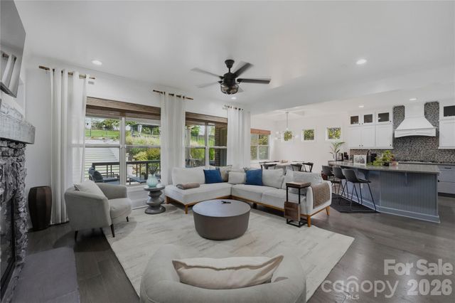 803 Five Leaf Lane, Waxhaw, NC 28173
