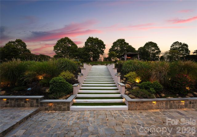 803 Five Leaf Lane, Waxhaw, NC 28173