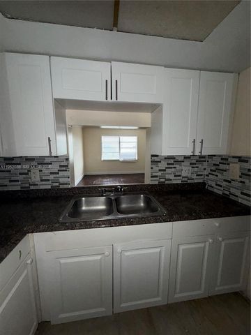 7753 Tam Oshanter Blvd 7757, North Lauderdale, FL 33068