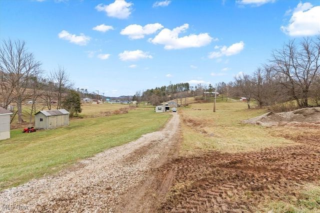 00 Elizabeth Pike, Parkersburg, WV 26101