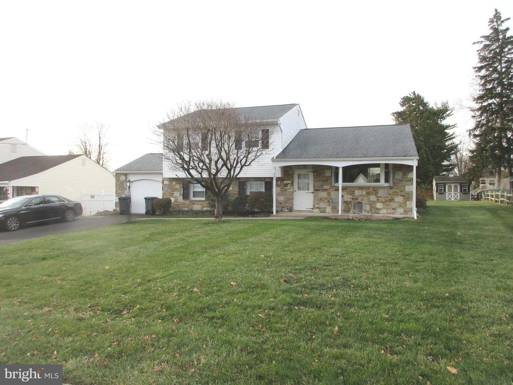 340 WINDSOR AVE, Southampton, PA 18966