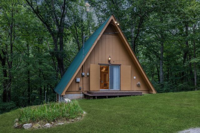 111 Mud Hill Rd, Dover, TN 37058