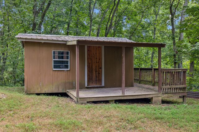 111 Mud Hill Rd, Dover, TN 37058