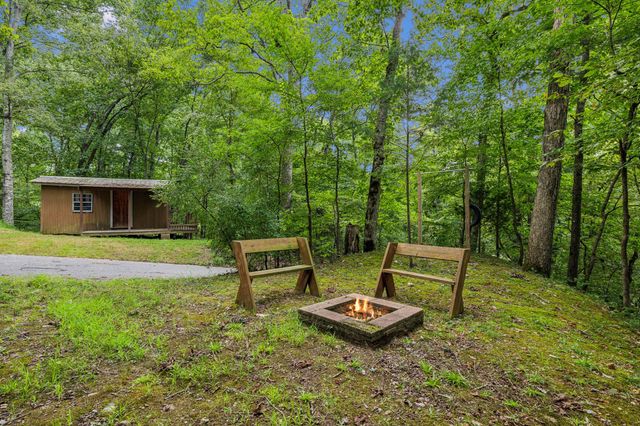 111 Mud Hill Rd, Dover, TN 37058