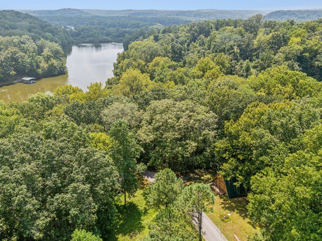 111 Mud Hill Rd, Dover, TN 37058