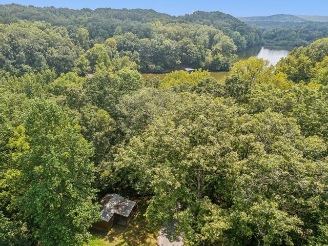 111 Mud Hill Rd, Dover, TN 37058