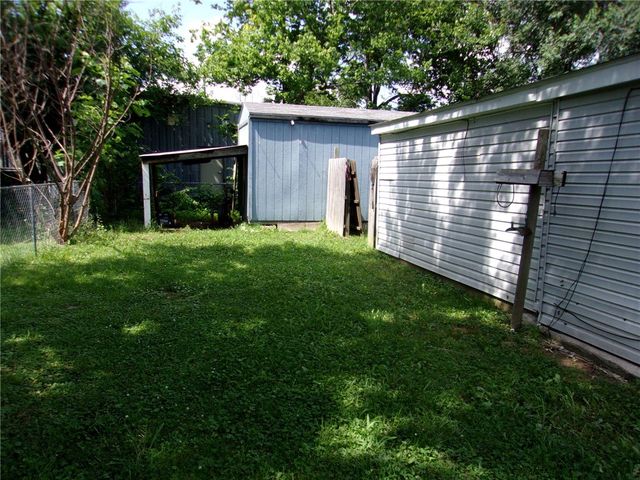 606 Huckleberry Lane, Springdale, AR 72764