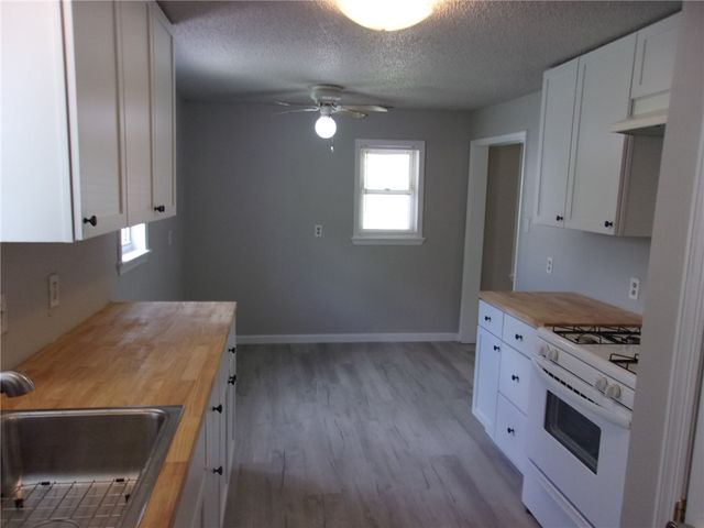 606 Huckleberry Lane, Springdale, AR 72764