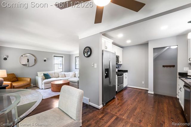 704 N Edison Avenue, Royal Oak, MI 48067