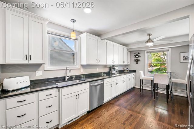 704 N Edison Avenue, Royal Oak, MI 48067