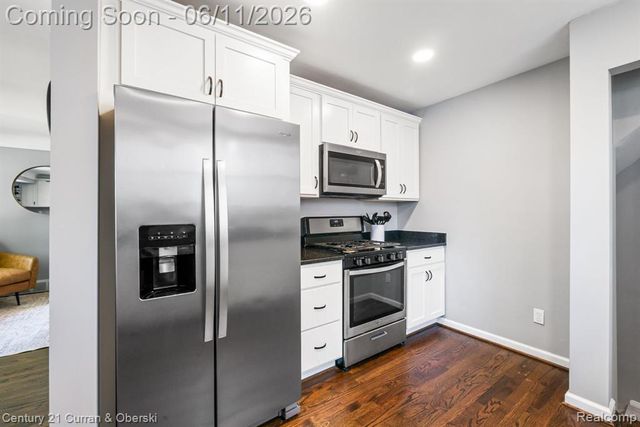 704 N Edison Avenue, Royal Oak, MI 48067