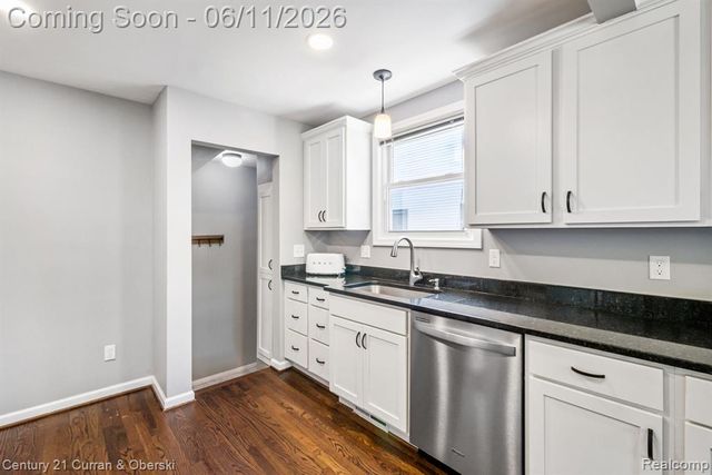 704 N Edison Avenue, Royal Oak, MI 48067