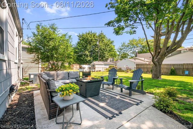 704 N Edison Avenue, Royal Oak, MI 48067