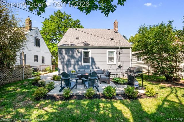704 N Edison Avenue, Royal Oak, MI 48067