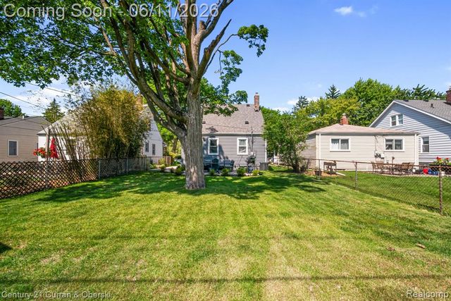 704 N Edison Avenue, Royal Oak, MI 48067