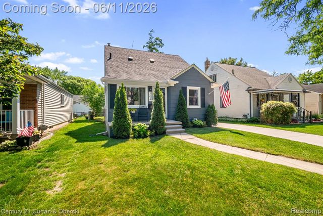 704 N Edison Avenue, Royal Oak, MI 48067
