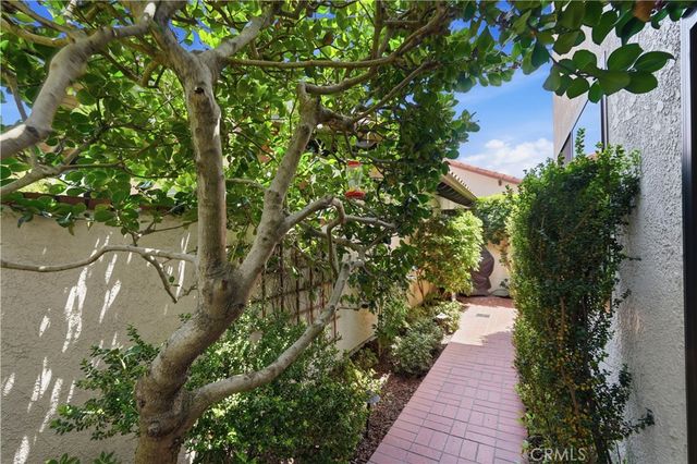 6257 Riviera Circle, Long Beach, CA 90815