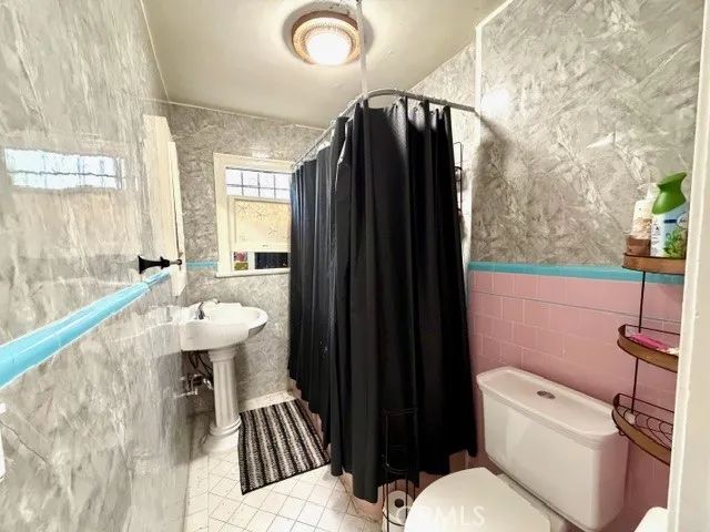 3005 11th Avenue, Los Angeles, CA 90018