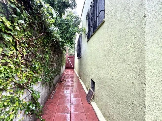 3005 11th Avenue, Los Angeles, CA 90018