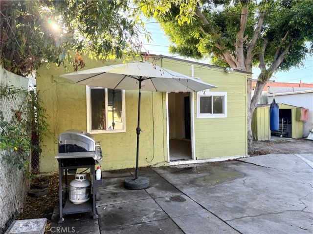 3005 11th Avenue, Los Angeles, CA 90018