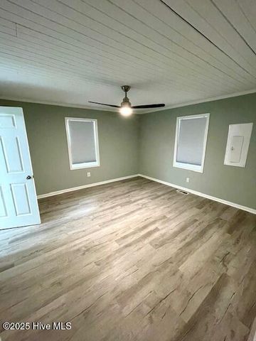 210 Renaldi Street, Elizabethtown, NC 28337