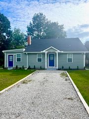 210 Renaldi Street, Elizabethtown, NC 28337