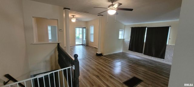 419 N JOHNSON Avenue, Mt Vernon, IL 62864