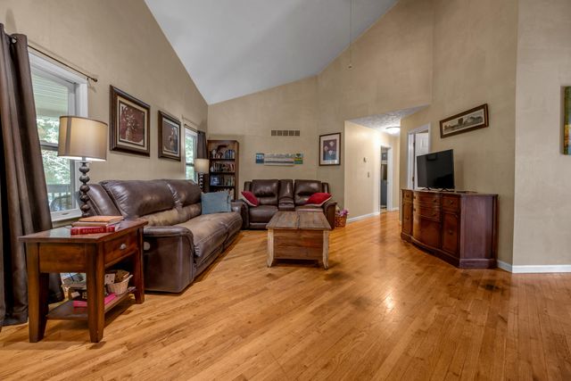 2073 Crystal Springs Road, Danville, KY 40422