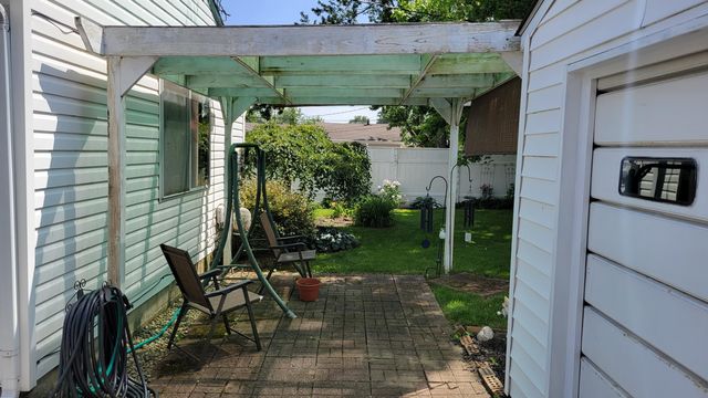 137 Redmond Road, Columbus, OH 43228
