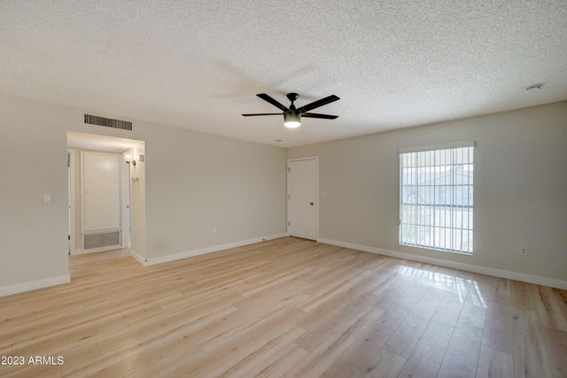 10144 W CHERYL Drive, Sun City, AZ 85351