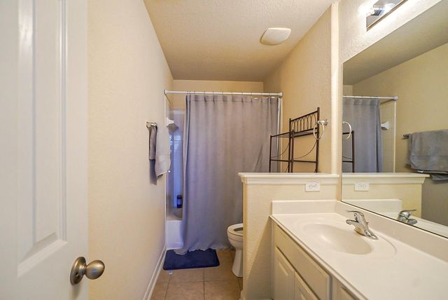 3030 Lincolns Meadow Drive, Spring, TX 77373