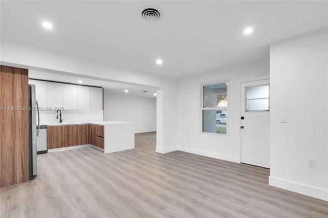 3180 NE 10th Ter, Pompano Beach, FL 33064