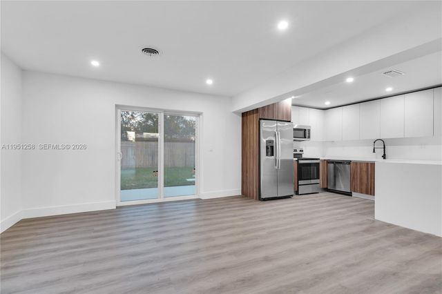 3180 NE 10th Ter, Pompano Beach, FL 33064