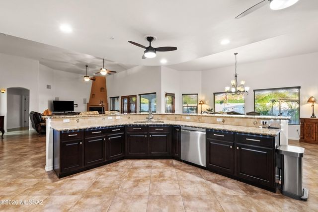 9430 E Woolly Butterfly Court, Corona De Tucson, AZ 85641