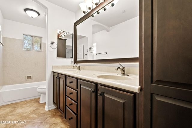 9430 E Woolly Butterfly Court, Corona De Tucson, AZ 85641
