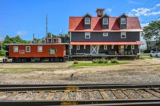 721 E Bridge Street, Plainwell City, MI 49080