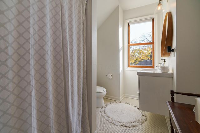 195 E Mithoff Street, Columbus, OH 43206