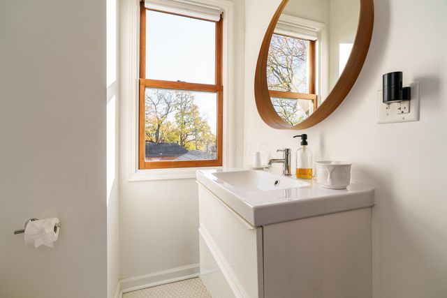 195 E Mithoff Street, Columbus, OH 43206