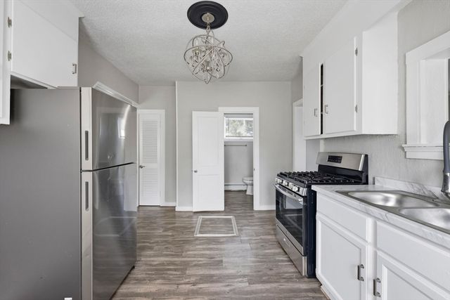 94 Upland St, Springfield, MA 01104