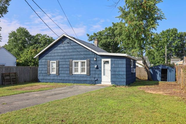 94 Upland St, Springfield, MA 01104