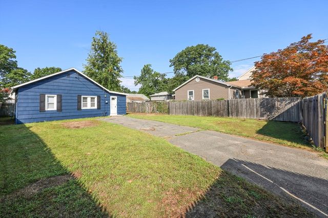 94 Upland St, Springfield, MA 01104