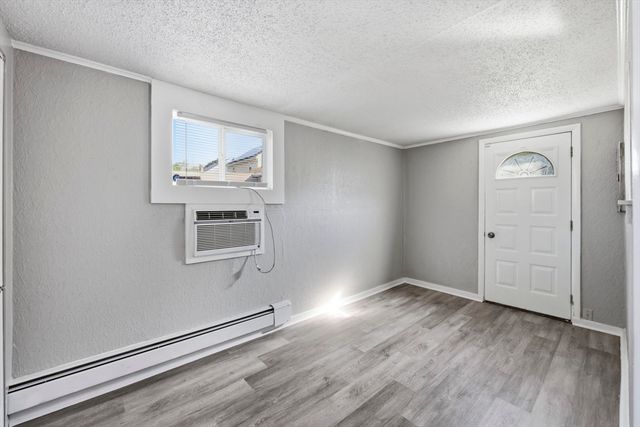 94 Upland St, Springfield, MA 01104