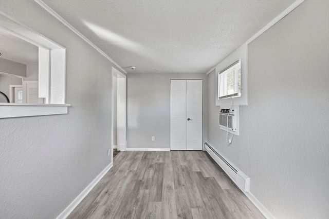 94 Upland St, Springfield, MA 01104