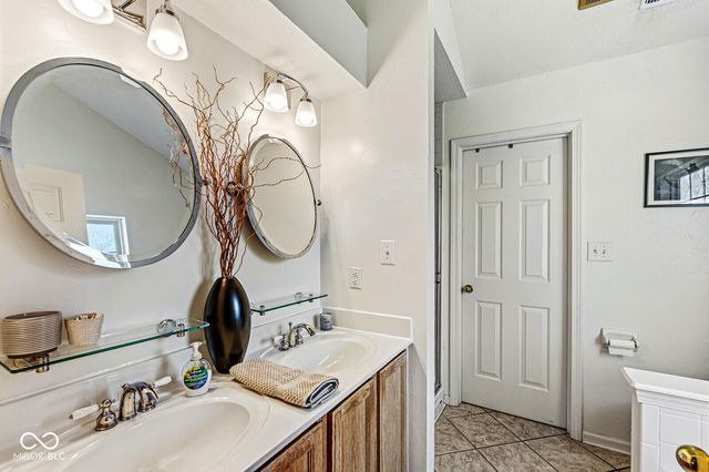 10824 Madeline Court, Fishers, IN 46037