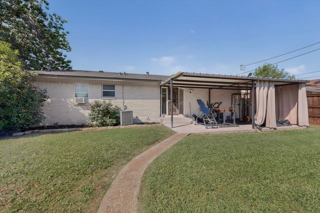 2302 Lagoon Drive, Mesquite, TX 75150