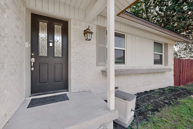 2302 Lagoon Drive, Mesquite, TX 75150