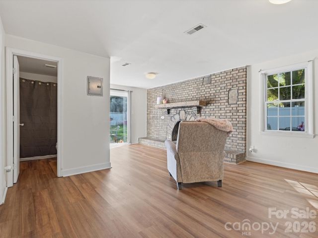 6223 Macon Street, Charlotte, NC 28208