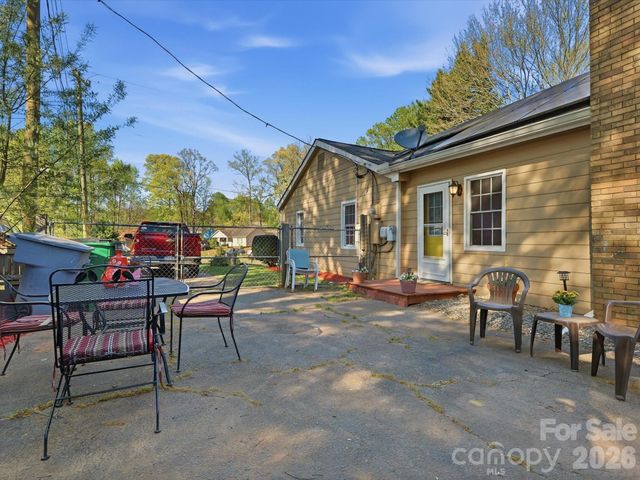 6223 Macon Street, Charlotte, NC 28208