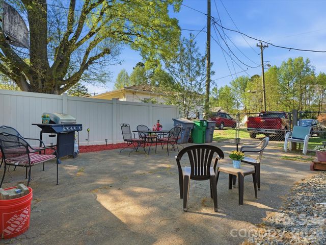 6223 Macon Street, Charlotte, NC 28208