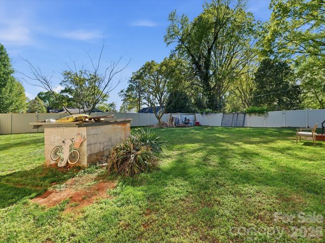 6223 Macon Street, Charlotte, NC 28208